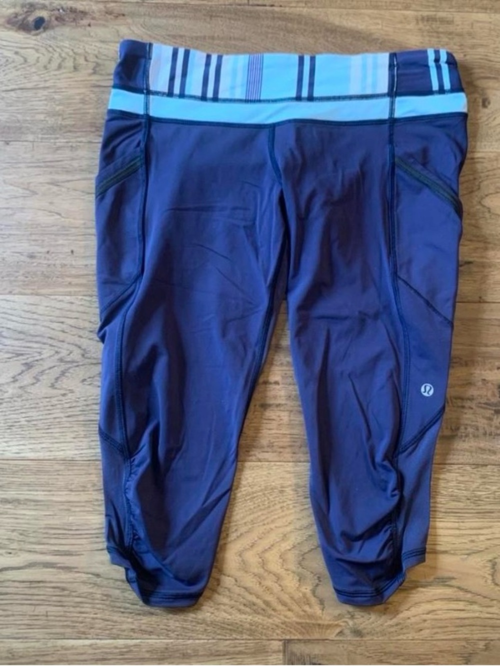 Lululemon women’s Blue Capri Leggings with Striped Waistband